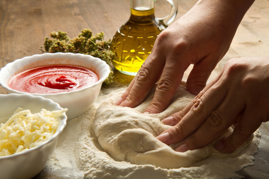 preparazione pizza